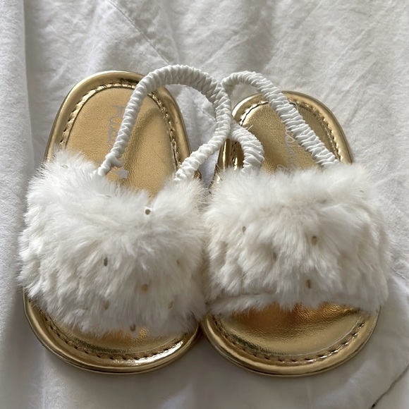 Infant Fuzzy Sandals - Picture 1 of 4